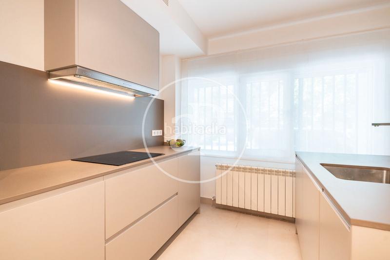 Foto 5c654ec4-677b-4b61-b90d-578c891ca7a2. Rent flat with heating in El Viso Madrid