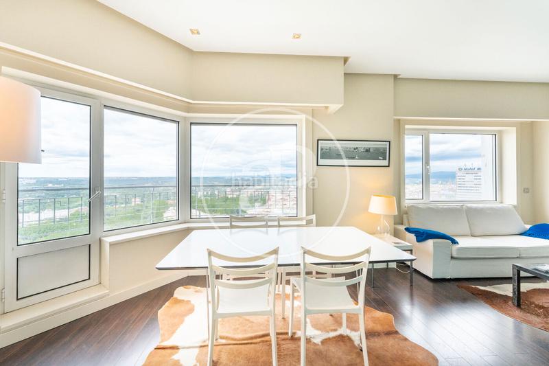 Foto e26058ba-b085-46a0-aa84-8a42a8c674c9. Alquiler piso  en alquiler en plaza de españa en Madrid