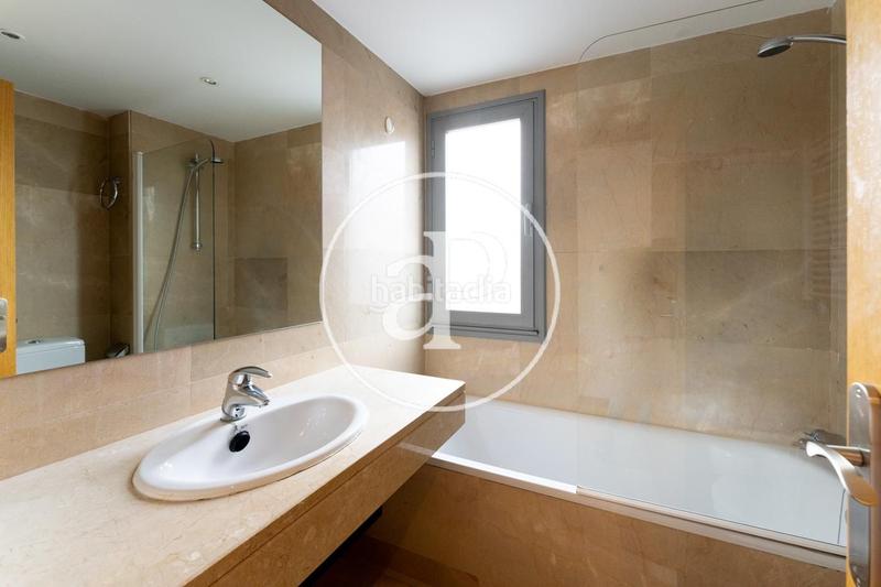 Foto 42c30818-0c9b-4cd7-adc1-a755a7d86f7e. Miete etagenwohnung mit heizung parking pool in Las Tablas Madrid