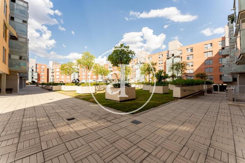 Foto 764e81cf-aad5-4647-b4d2-d80130c91f44. Miete etagenwohnung mit heizung parking pool in Las Tablas Madrid
