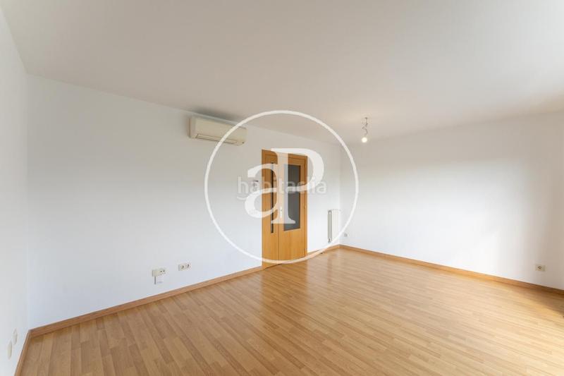 Foto 21bf30da-f6e3-49e1-b0b2-dc437b0664d0. Rent flat with heating parking pool in Las Tablas Madrid