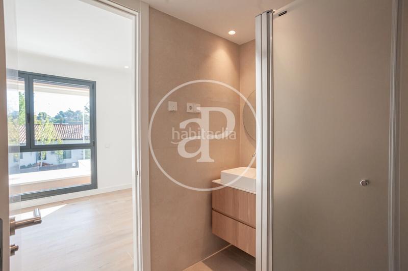 Foto 04f30c9d-9f55-4bb9-bcdf-2c9283ddd227. Casa bifamiliare in c. del abeto 8 in Valdemarín Madrid