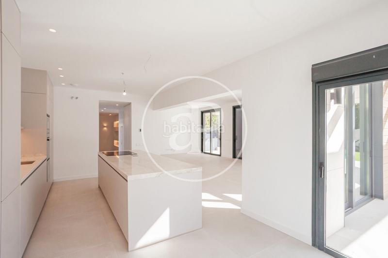 Foto 0ee92700-574e-4d2c-923f-9de985125b7f. Casa bifamiliare in c. del abeto 8 in Valdemarín Madrid