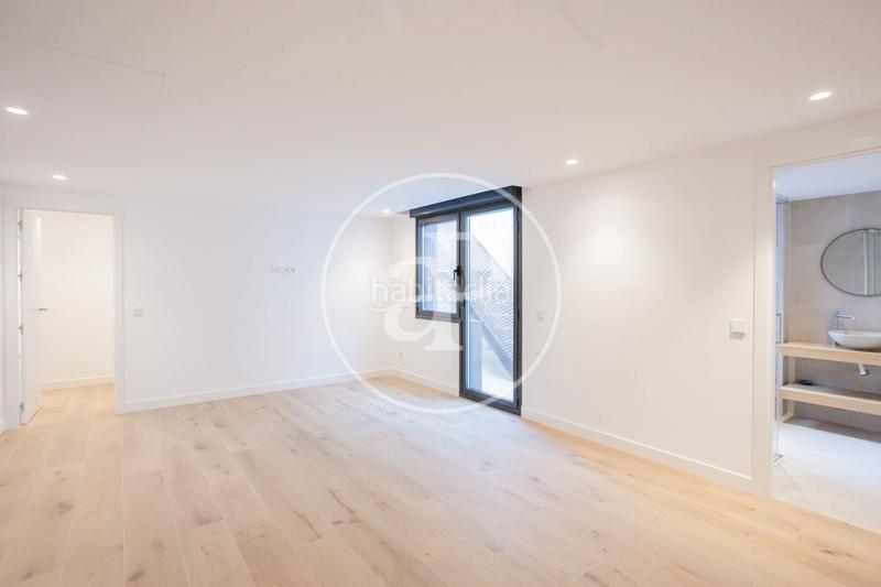 Foto 0fb15d44-4355-4482-82cd-b0fdc73fe2f6. Casa bifamiliare in c. del abeto 8 in Valdemarín Madrid