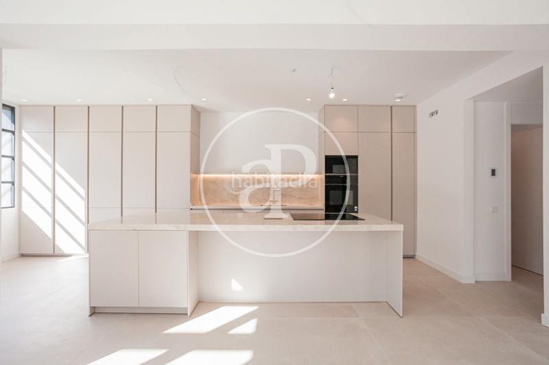 Foto 4b2b2e28-b8cc-40c1-89dc-de3f99209412. Casa bifamiliare in c. del abeto 8 in Valdemarín Madrid