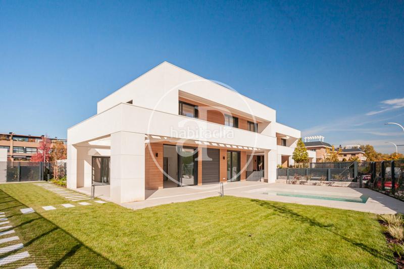 Foto 57711d4f-cda3-4d79-ad9f-b7023bf9391f. Casa bifamiliare in c. del abeto 8 in Valdemarín Madrid