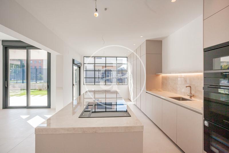 Foto 5ec1781d-2830-4348-b3ce-35b722549083. Casa bifamiliare in c. del abeto 8 in Valdemarín Madrid