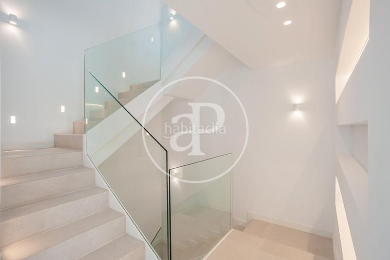 Foto 6859ed92-be3b-4bd6-ae65-b37b7a7fd414. Casa bifamiliare in c. del abeto 8 in Valdemarín Madrid