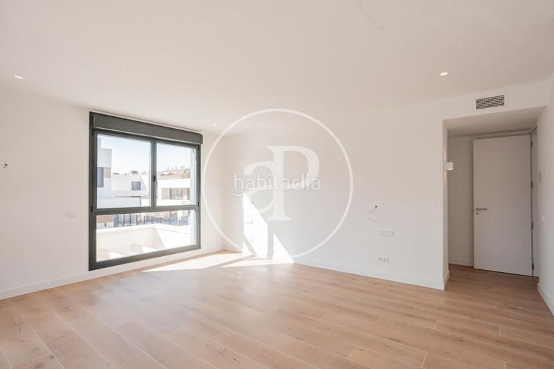 Foto 6e2509de-a977-4b44-a185-84e904d41b7b. Casa bifamiliare in c. del abeto 8 in Valdemarín Madrid