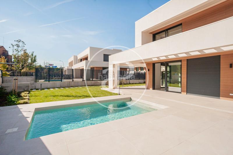 Foto 6f16c4e6-e5a7-4a62-a51a-da373f2e1e8c. Casa bifamiliare in c. del abeto 8 in Valdemarín Madrid