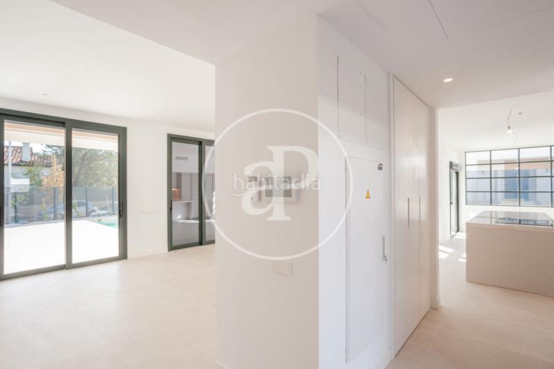 Foto c608573c-e6c2-48cc-a4f8-bd89f6897027. Casa bifamiliare in c. del abeto 8 in Valdemarín Madrid