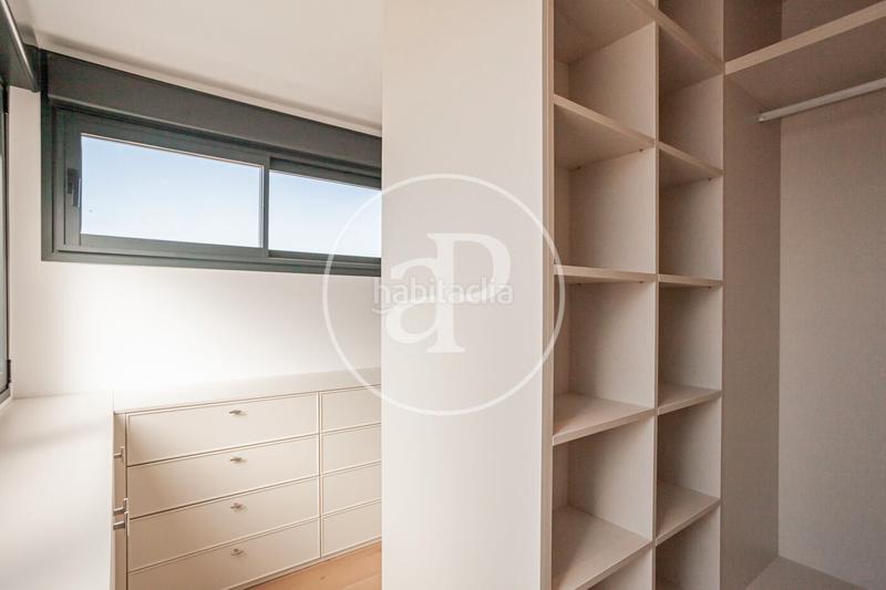 Foto c9a1bcd6-eddd-4e64-bb87-3777b1a1b6e3. Casa bifamiliare in c. del abeto 8 in Valdemarín Madrid