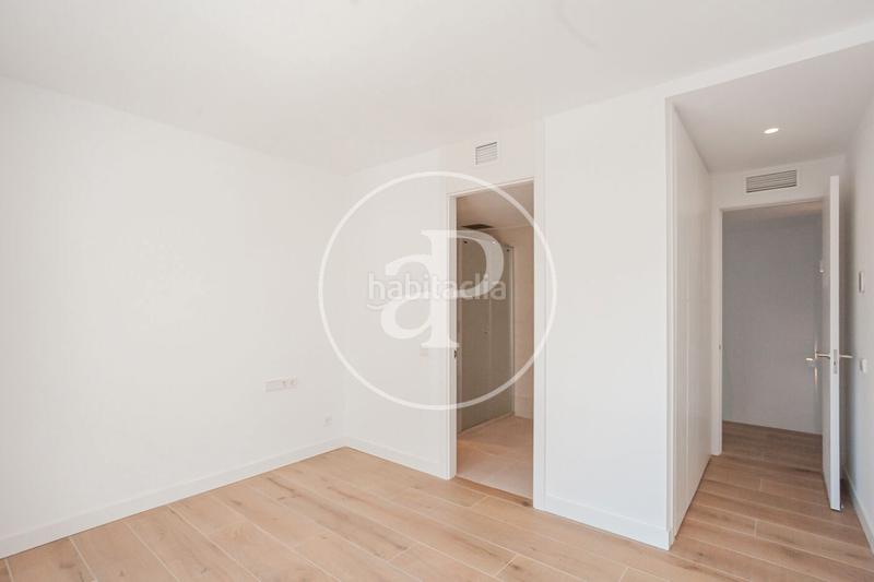 Foto cb2ab524-b982-491a-a6b4-5dabee55d42f. Casa bifamiliare in c. del abeto 8 in Valdemarín Madrid