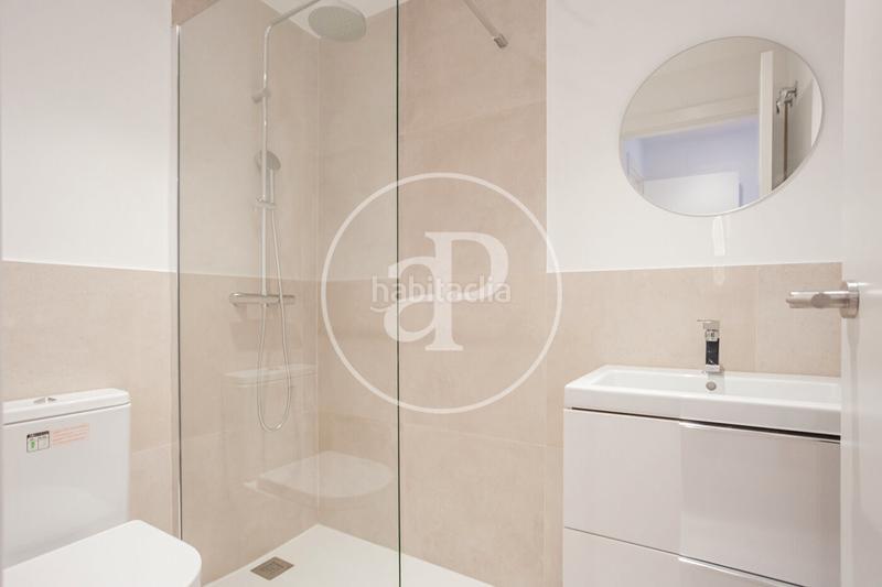 Foto e028566b-ea95-4bba-9eb7-9f620dc37c8c. Casa bifamiliare in c. del abeto 8 in Valdemarín Madrid