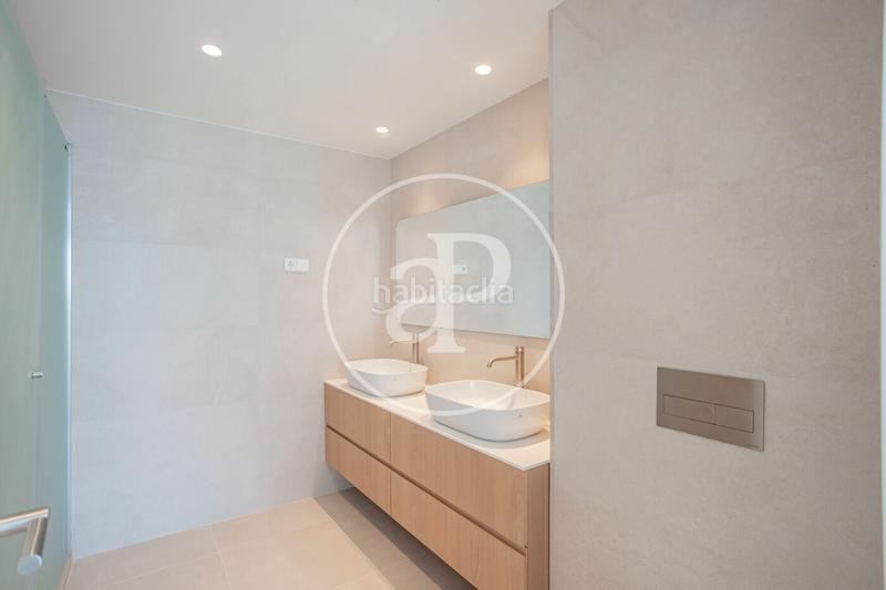 Foto e97d40b4-7ab1-4567-92bb-07630e1e63ac. Casa bifamiliare in c. del abeto 8 in Valdemarín Madrid