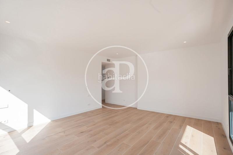 Foto ea8c5dce-75b4-4688-840b-f4b70d532642. Casa bifamiliare in c. del abeto 8 in Valdemarín Madrid