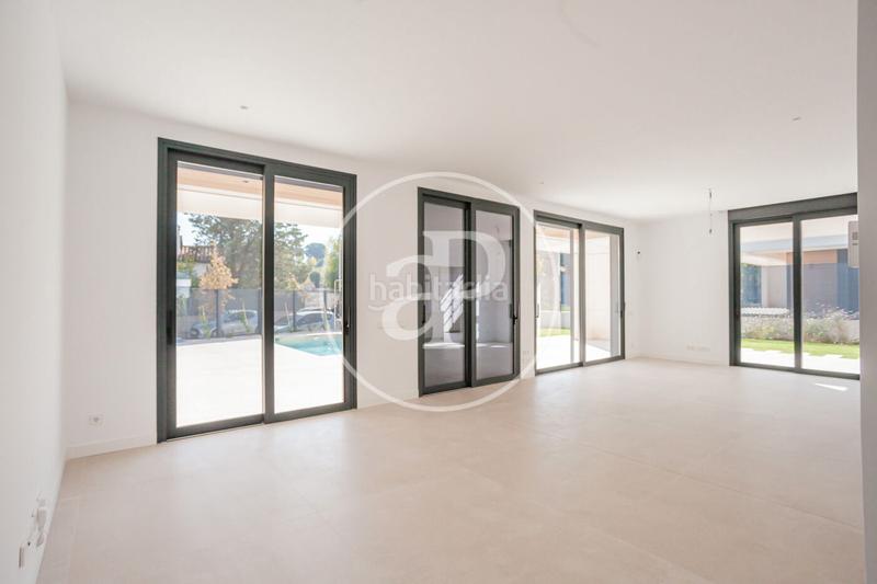 Foto f108d396-3fac-4ba3-a360-535787d5f1f8. Casa bifamiliare in c. del abeto 8 in Valdemarín Madrid