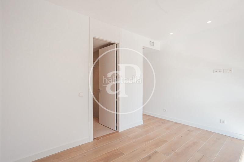 Foto f4fc9d35-ff99-4ae2-97c0-8765f1b5ef7f. Casa bifamiliare in c. del abeto 8 in Valdemarín Madrid