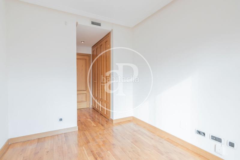 Foto 1e7c2a49-37e8-442e-8537-ea68f0c9ae40. Location appartement avec chauffage parking dans Castellana Madrid