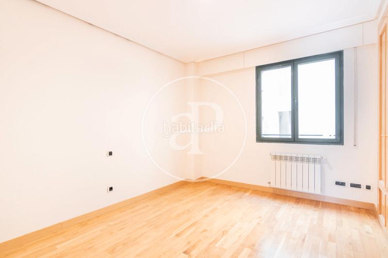 Foto 20ac7c29-a2d8-4161-ae90-e5a087be9827. Location appartement avec chauffage parking dans Castellana Madrid