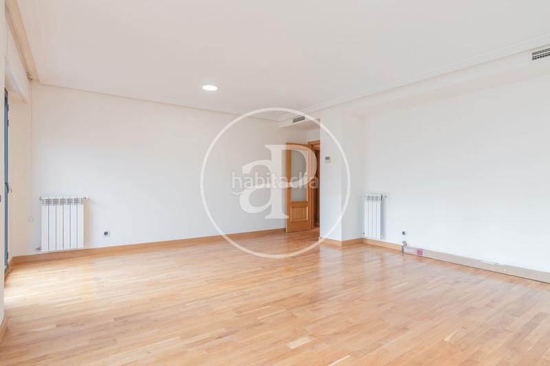 Foto 8765286e-e4a4-4a05-98c4-e773d6d2c53a. Location appartement avec chauffage parking dans Castellana Madrid