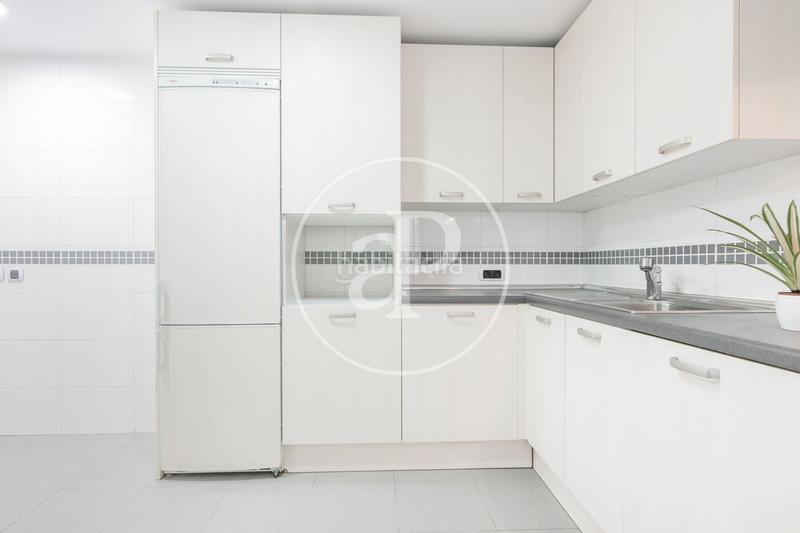 Foto f44cf1eb-25bd-45e9-afc9-fad5e52a60ed. Location appartement avec chauffage parking dans Castellana Madrid