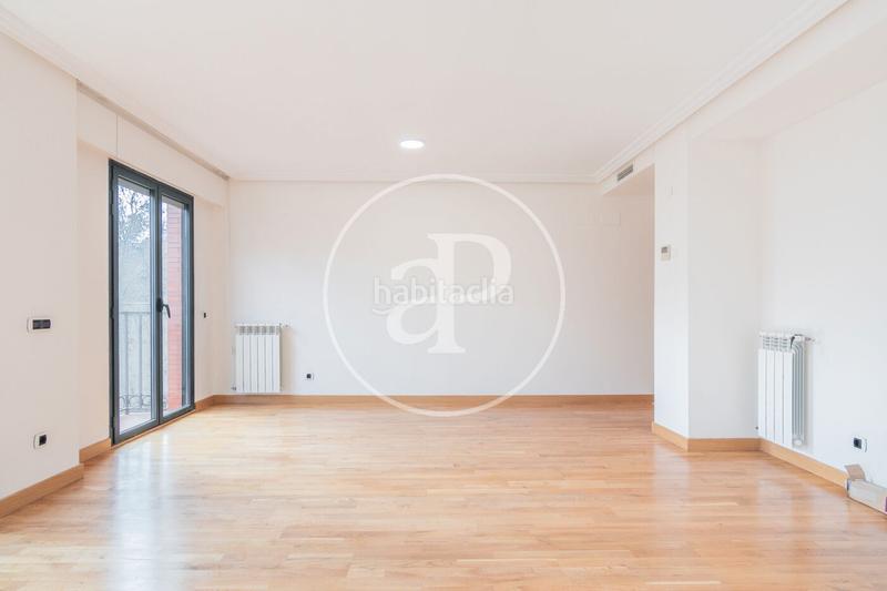 Foto c22d82c2-4051-4cc9-92b3-2a8bad025d7a. Rent flat with heating parking in Castellana Madrid