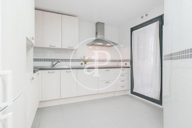 Foto e80cce88-a0af-407f-a8d1-61b118b6e6b7. Rent flat with heating parking in Castellana Madrid