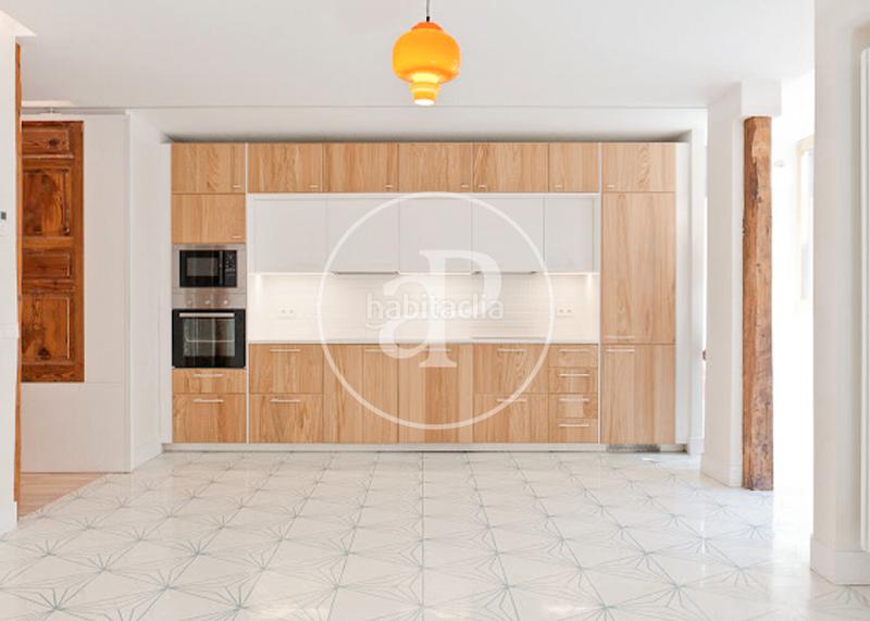 Foto 0a207475-54a5-47c7-8f56-51a6f6f7b1a7. Piso  en venta en calle palma en Universidad-Malasaña Madrid