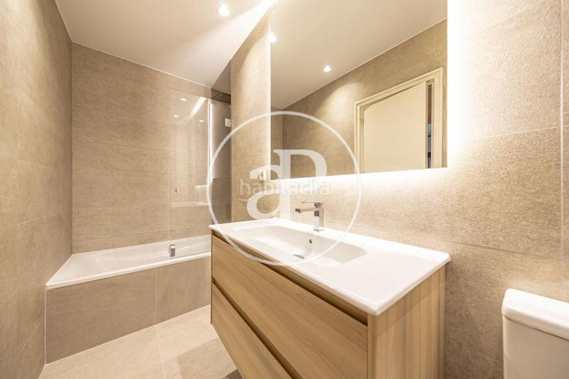 Foto 52b6fb8f-b7a2-422f-bb50-cb1266071b36. Location appartement avec chauffage parking dans Jerónimos Madrid