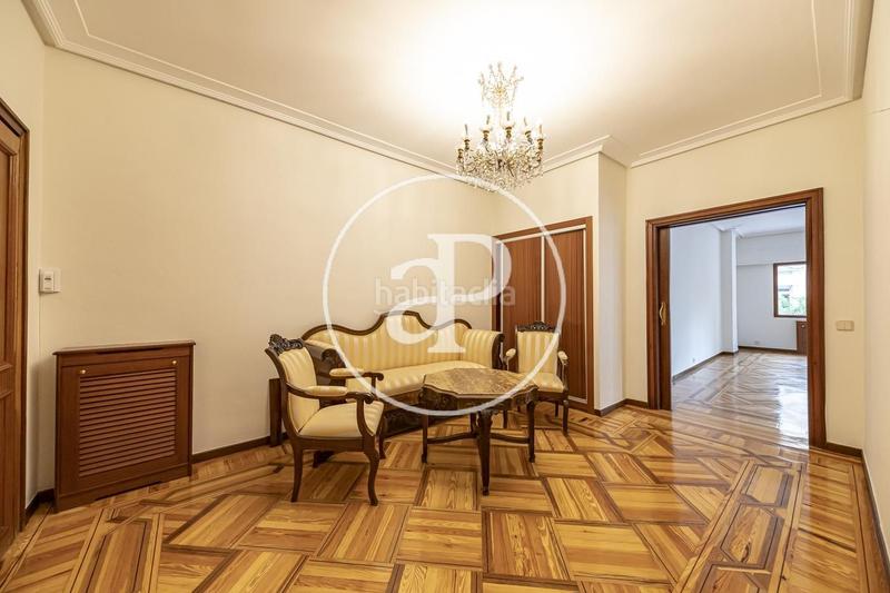 Foto 04329509-a59a-4a85-ae7c-13172ec9d2ee. Rent flat with heating parking in Jerónimos Madrid