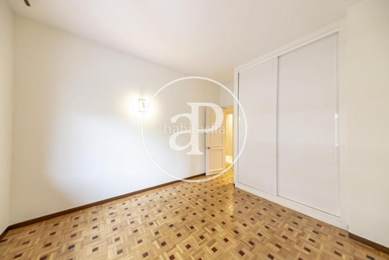 Foto 06916f6d-dca8-42d7-847c-51cafe5f4f38. Rent flat with heating parking in Jerónimos Madrid