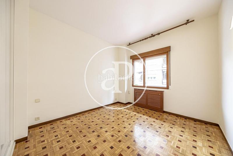 Foto 6e784389-4c46-4551-9fbf-6e2d5270d38f. Rent flat with heating parking in Jerónimos Madrid