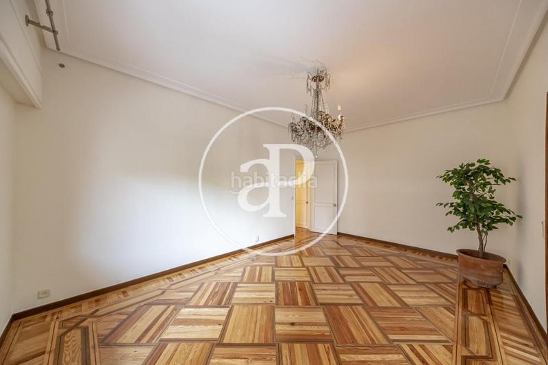 Foto ebee4144-3776-4d0b-b071-89be53089555. Rent flat with heating parking in Jerónimos Madrid