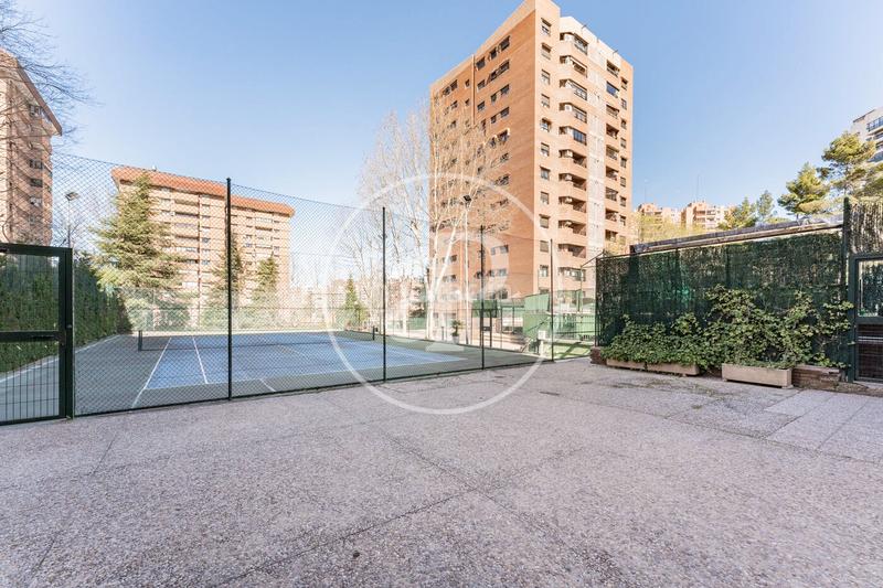 Foto 31b5ad25-905e-4041-8de7-bce2cff28d2b. Rent flat with heating parking pool in La Paz Madrid