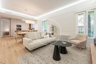 Piso en C. de Hermosilla