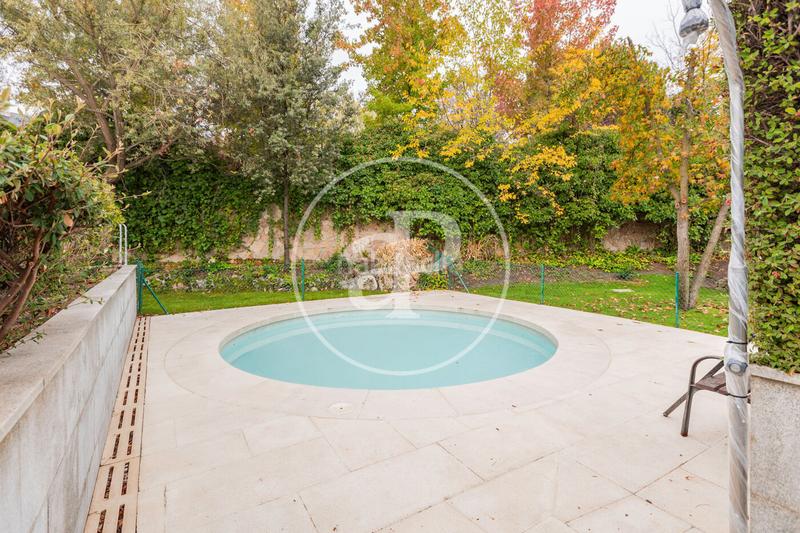 Foto cff465c4-e799-4cb3-b58c-eca02c988845. Lloguer pis amb calefacció aparcament piscina a Encinar de los Reyes La Moraleja