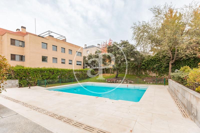 Foto fbbc041a-bf03-4543-b727-733842fb9157. Location appartement avec chauffage parking piscine dans La Moraleja