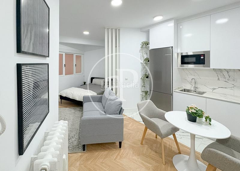 Foto da95eefe-b9d2-4c7d-bf25-f5ed13123ca9. Alquiler piso estudio en alquiler en calle juan bravo en Madrid