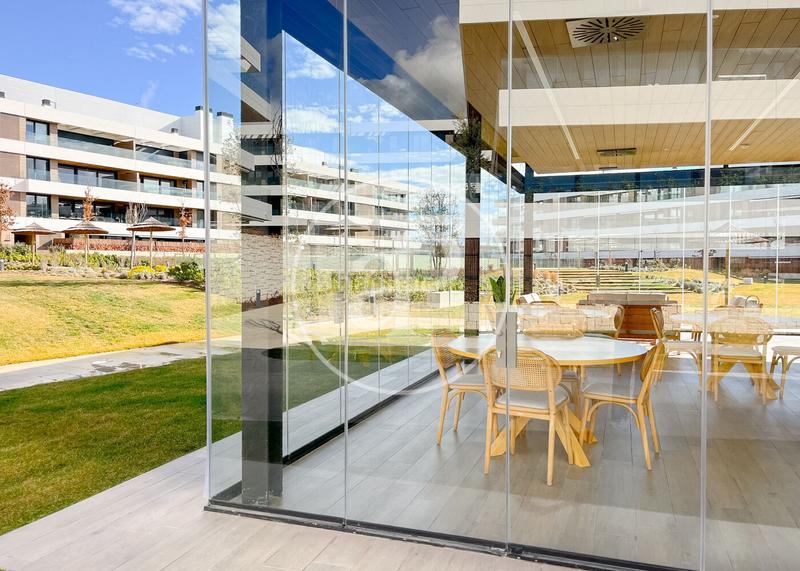 Foto 922ccec7-3894-4f2e-bebe-18db501745c2. Appartement avec chauffage parking piscine dans urbanización La Moraleja La Moraleja