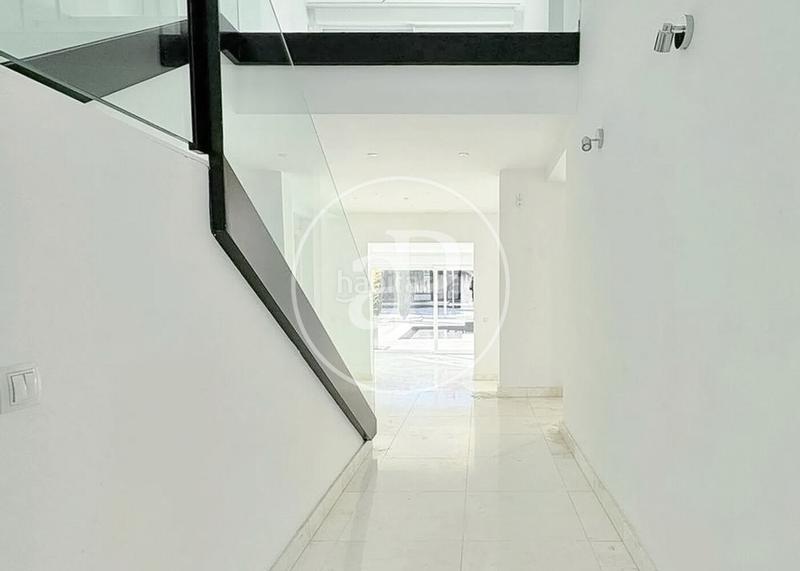 Foto 0f7e4686-b52e-47d4-a55f-997dd67e54fc. Casa con riscaldamento parcheggio piscina in urbanización La Moraleja La Moraleja