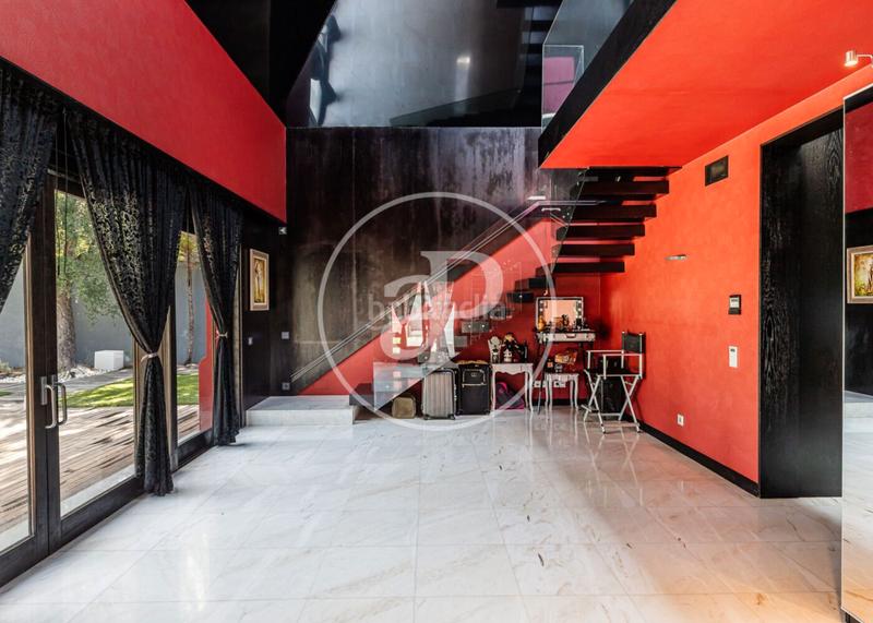 Foto 631d5e9e-c32a-4ec1-95e0-e71cdab026d9. Casa con riscaldamento parcheggio piscina in urbanización La Moraleja La Moraleja