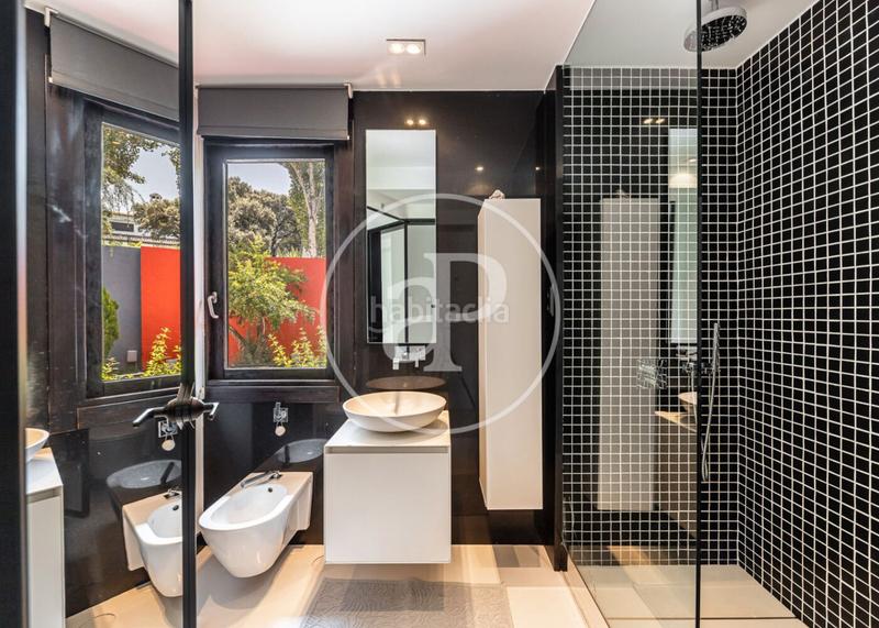 Foto 8993799b-2677-4238-bf55-44a54d7169ed. Casa con riscaldamento parcheggio piscina in urbanización La Moraleja La Moraleja