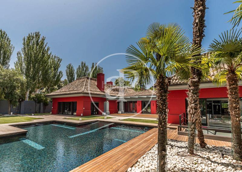 Foto 99aa7ffe-0fbb-499a-8370-e766b74121ed. Casa con riscaldamento parcheggio piscina in urbanización La Moraleja La Moraleja