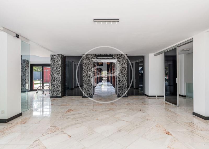 Foto 9a0c5a01-4521-4511-8c56-0a35781706fe. Casa con riscaldamento parcheggio piscina in urbanización La Moraleja La Moraleja