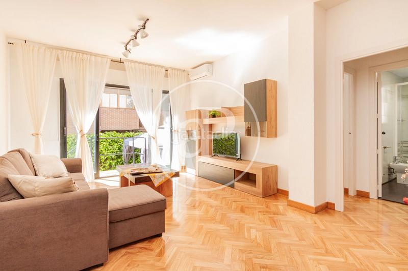 Foto 6813ffcb-3236-495a-8841-cd99d71f5ecb. Miete etagenwohnung mit heizung parking pool in Quintana Madrid