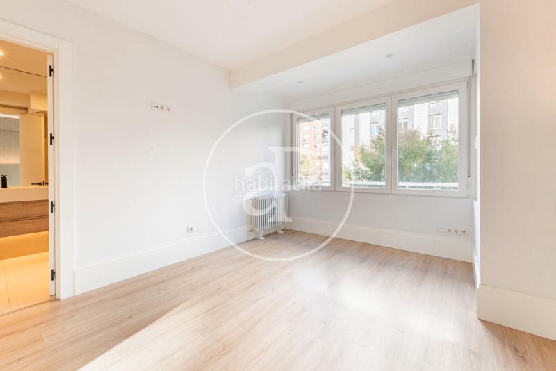 Foto d78db49c-ffb6-4240-b153-c28e1e65e24f. Location appartement avec chauffage parking dans El Viso Madrid