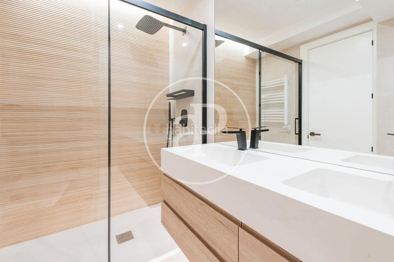 Foto 1a538a21-fc1d-414b-b307-abb55286546b. Rent flat with heating parking in El Viso Madrid