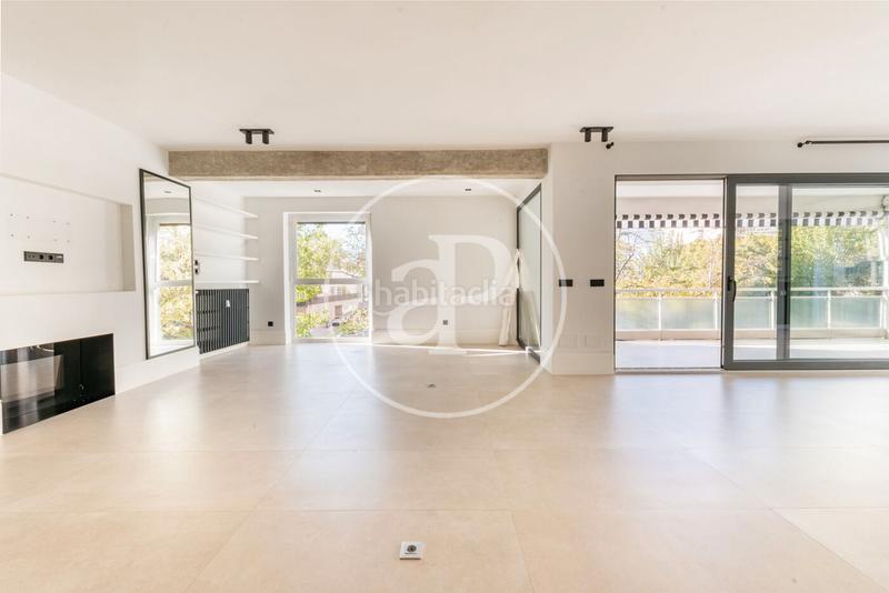 Foto 63b44f3d-23f1-4b42-bdb6-3e743a0f577f. Rent flat with heating parking in El Viso Madrid