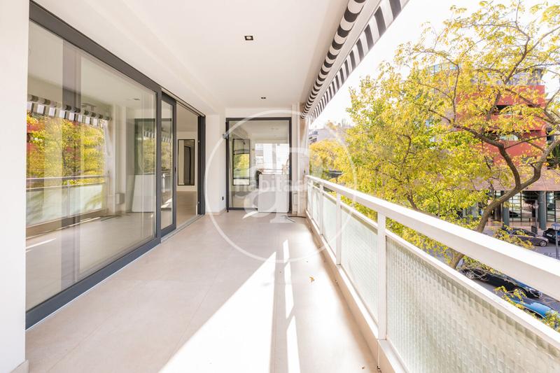 Foto b88e2fcc-85c6-4e8c-bdbd-12146e0cf235. Rent flat with heating parking in El Viso Madrid